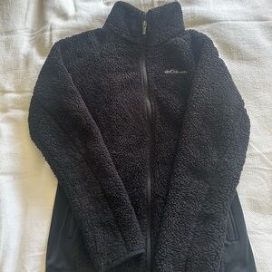 Small black Columbia zip up jacket